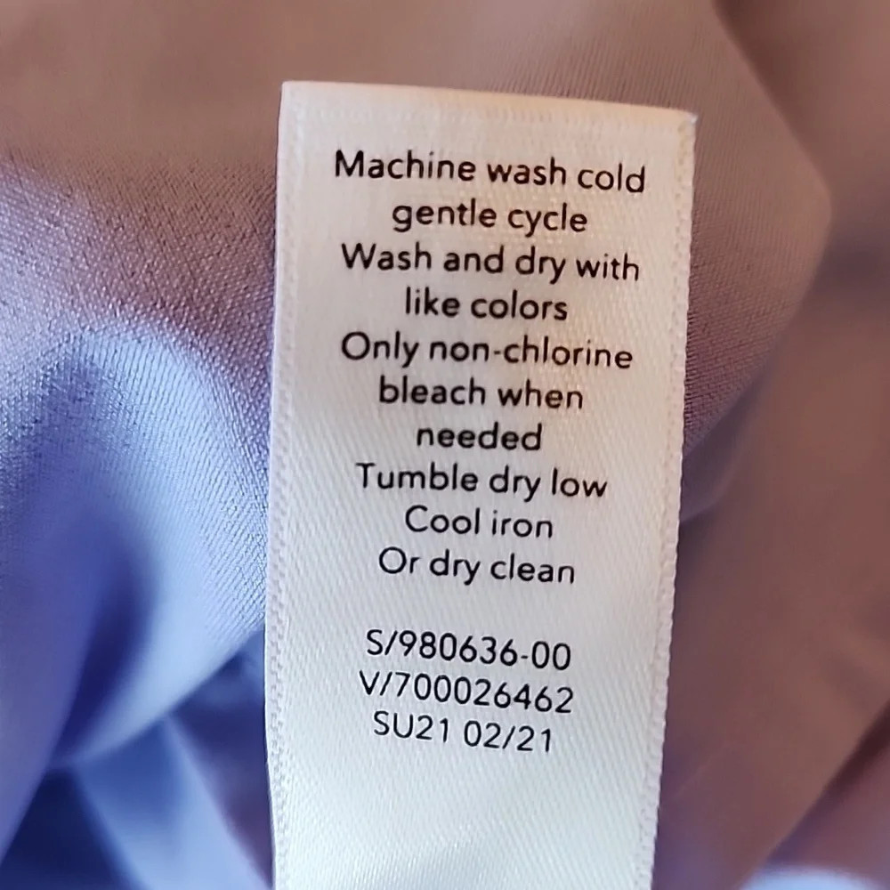 Athleta periwinkle Zephyr v-neck stretch short sleeve curved hem top S - Picture 12 of 13